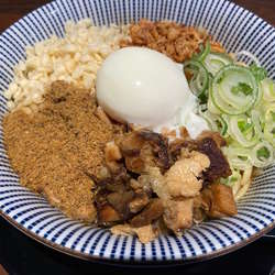 煮干しまぜそば：880円