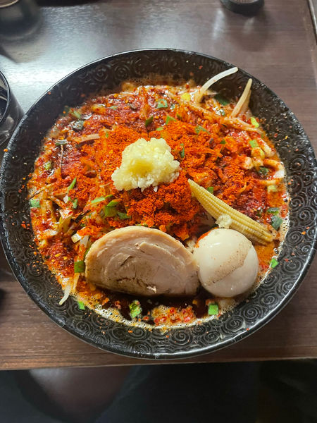 「蠍味玉　中盛　カラシビマシマシ」@Japanese soba Noodles 蠍の写真