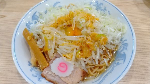 「油そば＋ネギ＋生卵(¥600+50+50)」@らーめん 高尾の写真