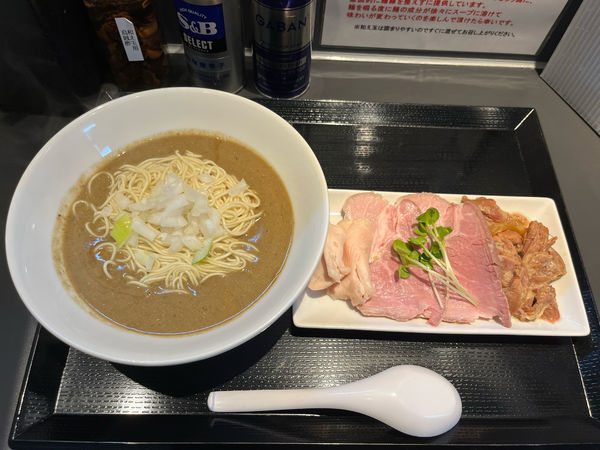 「特濃中華ソバ(醤油) +和え玉(ジロ)」@煮干乱舞の写真