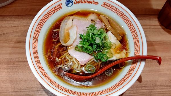 「淡麗醤油ラーメン」@ソラノイロ NIPPONの写真
