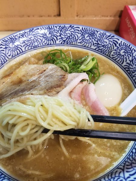 「特製豚骨魚介ラーメン」@濃厚つけ麺・ラーメン 八重桜の写真