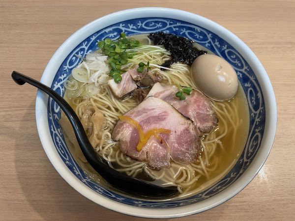 「あら炊き支那そば（塩）・味付玉子」@幸屋きよまる 総本店の写真