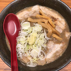 にぼしらーめん　850円