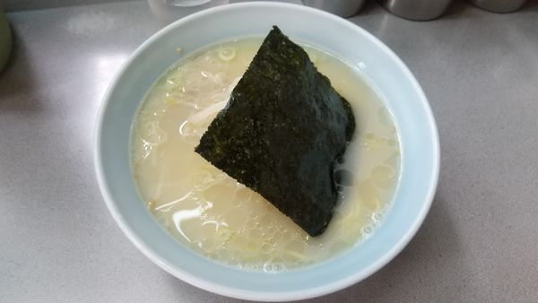 「塩らーめん850円」@ラーメン道楽 渋谷店の写真