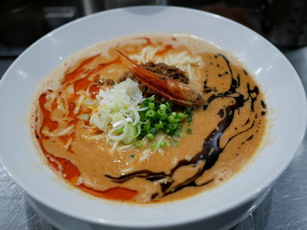 「海老寿久担々麺＋追いリゾ」@麺屋 愛心 TOKYO 町屋店の写真