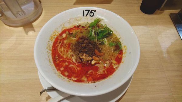 「白ごま担担麺（汁あり）_950円」@175°DENO担担麺 TOKYOの写真