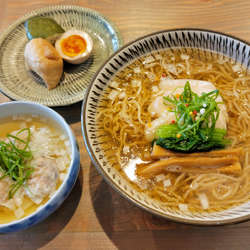 白たまり麺 3点盛りハーフ 海老ワンタン