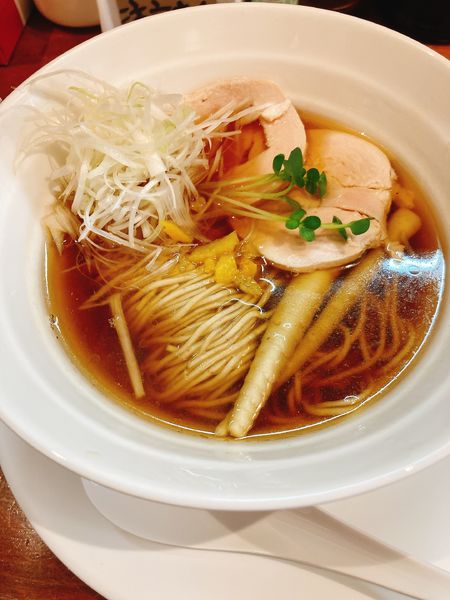 「淡麗醤油らーめん」@だし工房 絹と小麦の写真