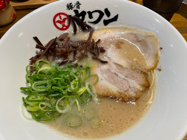 「ラーメン　白」@豚骨 セワンの写真