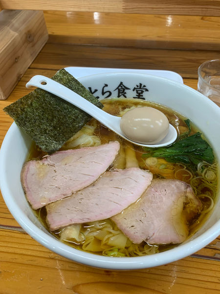 「焼豚ワンタン麺(半熟煮玉子)」@とら食堂の写真