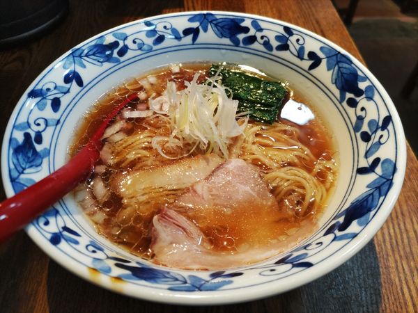 「貝出汁醤油らぁ麺」@貝出汁らぁ麺 虎武の写真