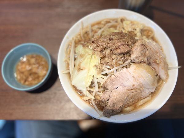 「RAMEN250g豚2枚(ニンニクちょっと.アブラ)950円」@Life is Better...from Yume Wo Katareの写真