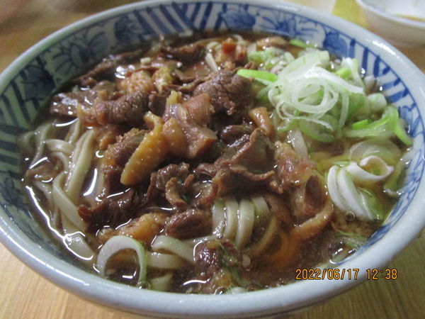 「馬肉そば 600円」@日野出食堂の写真