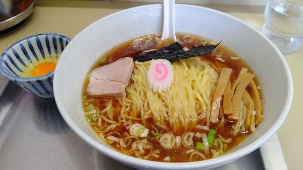 「中華そば並(1.５玉)800円＋たまご(生）50円」@中華そば 大咲の写真