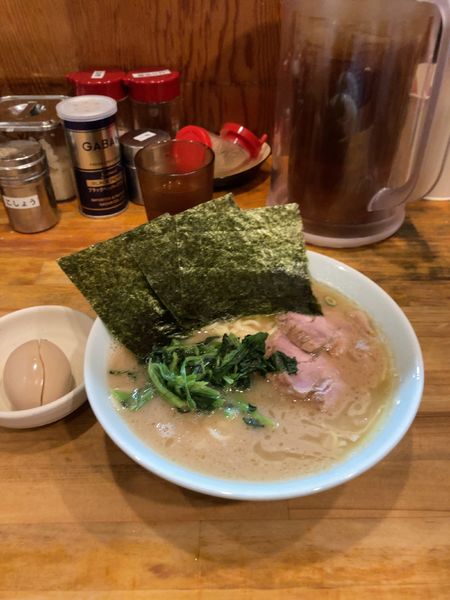「ラーメン+味付玉子　850円」@洞くつ家の写真