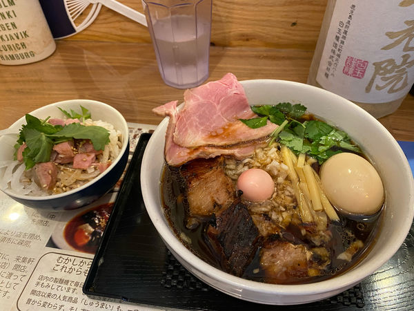 「らーめん+全部乗せ+肉ごはん」@(仮)麺食堂の写真