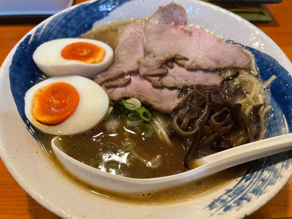 「鶏白湯醤油（玉子追加）」@らーめん幸の鳥の写真
