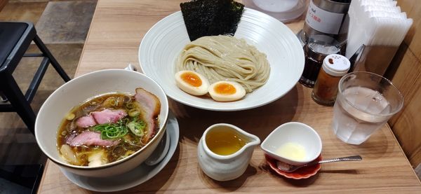 「特製醤油つけ麺（中盛）+昆布水」@麺処 ほん田 秋葉原本店の写真