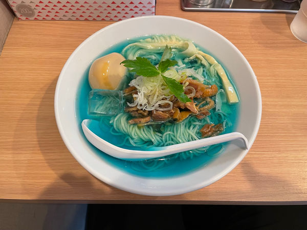 「限定　マリンブルーの風に抱かれて2022夏」@らーめんよっちゃん（仮）の写真