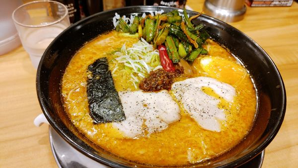 「嵐げんこつバリ辛らぁめん大 ￥1,060」@らあめん花月嵐 川崎西口店の写真