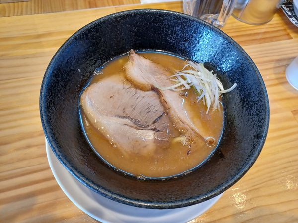 「煮干豚骨らーめん」@中華そば 煮干しやの写真