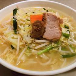 野菜たっぷりタンメン（990円）