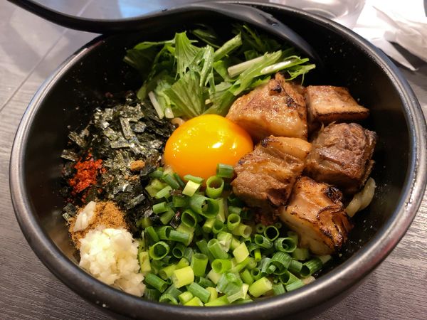 「看板のまぜそば＋追い飯無料」@らーめんまぜそば あらし 名駅店の写真