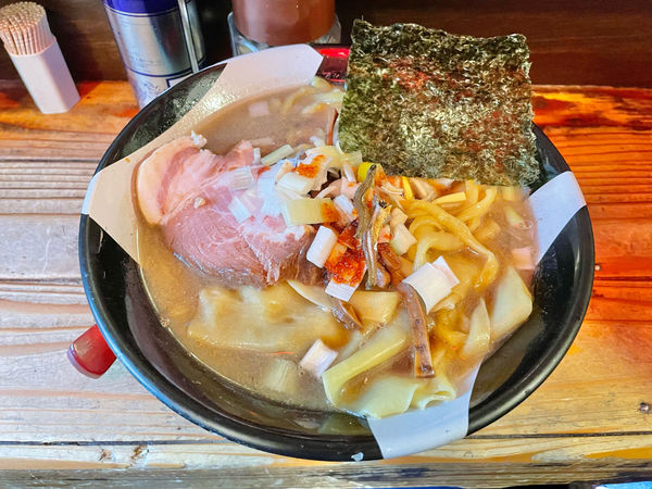 「ラーメン　中盛」@すごい煮干ラーメン凪 新宿ゴールデン街店 本館の写真
