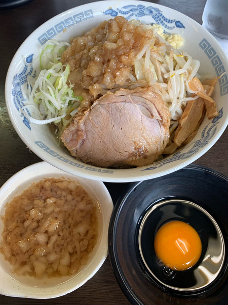 「油そば 中 930 ニンニク生卵あぶら(どでん)」@ラーメンどでん 大宮店の写真