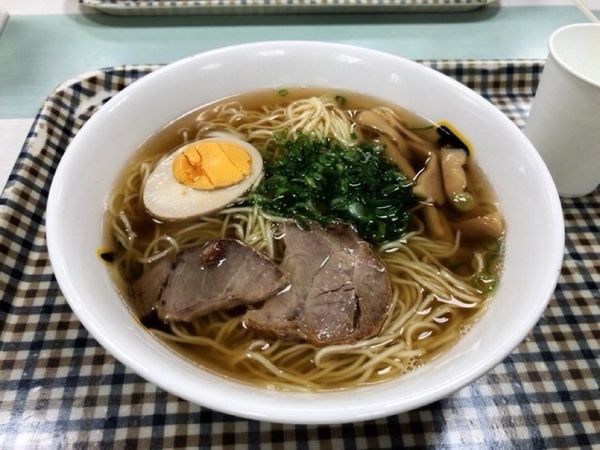 「醤油ラーメン」@豚嘻嘻 上河内SA（下り）店の写真