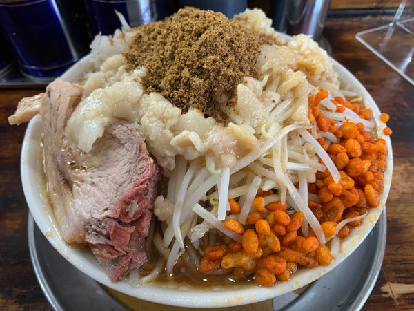 「大ラーメン　ヤサイマシあと全部マシマシ」@麺でる 多摩センター店の写真