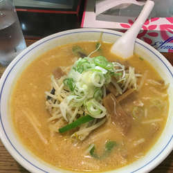 味噌ラーメン　910円