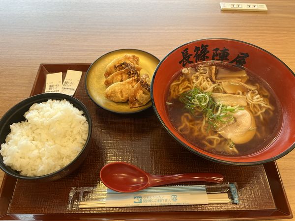 「陣屋らーめん（醤油）カリカリ餃子セット」@長篠陣屋食堂の写真