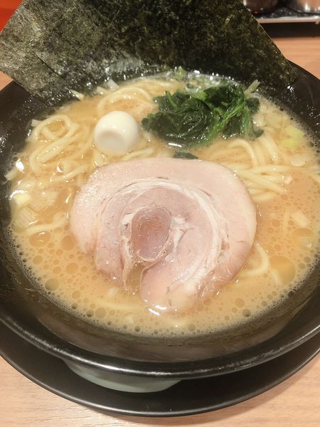 「ラーメン　740円」@横浜家系ラーメン 晴天家 武蔵小金井店の写真