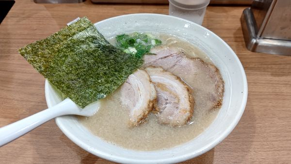 「半ちゃーしゅー麺」@らーめん専門店 小川 大和桜ケ丘店の写真