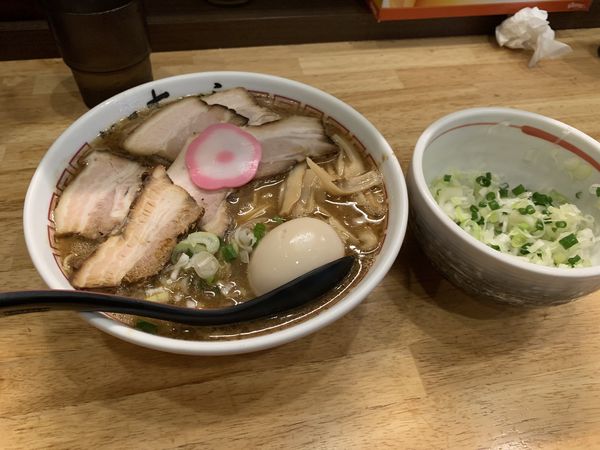 「豚骨中華そば＋ネギトッピング＋チャーシュー丼」@麺屋あがらの写真