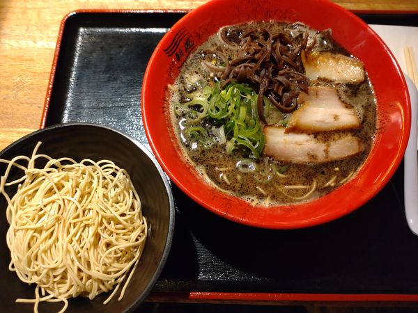 「新風豚骨(ランチ時・替玉無料) 850円」@博多 新風 日比谷ラーメンアベニュー店の写真