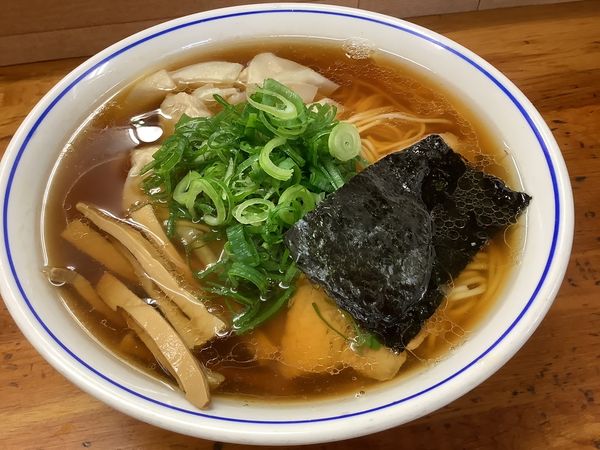 「醤油ワンタンメン　950円」@支那そば 福々亭の写真