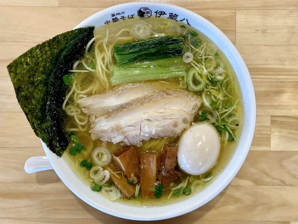 「朝中華そば 塩 ＋ 味玉」@築地の中華そば 伊蔵八の写真