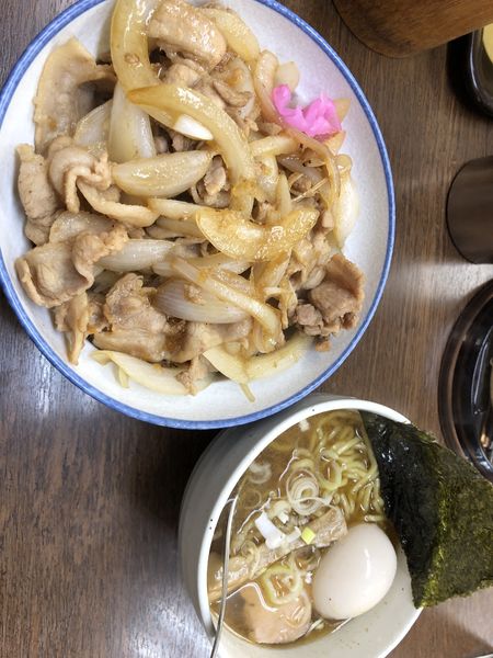 「Aランチ　生姜焼き肉丼＆半らーめん」@まぐろラーメン 大門の写真