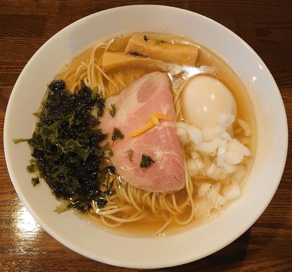 「煮干中華そば+味玉(880円)」@麺屋らんまるの写真