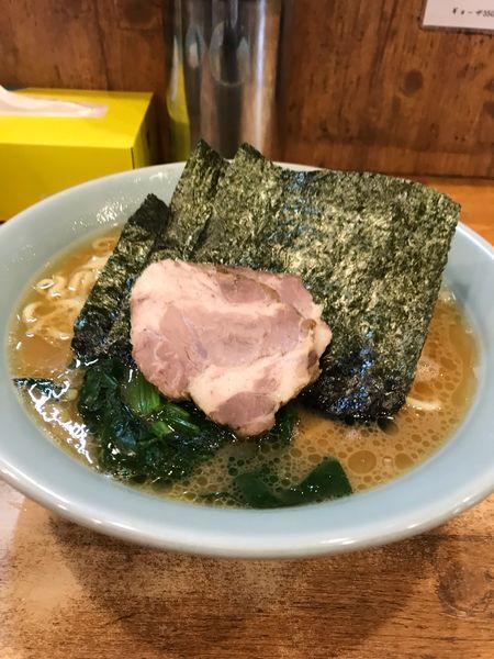「ラーメン中」@横浜ラーメン 武蔵家 稲田堤店の写真