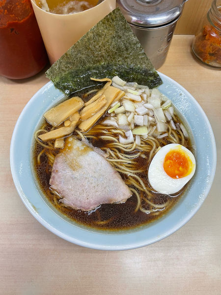 「煮込み濃口醤油ラーメン(700円)」@壱六家 大船店の写真