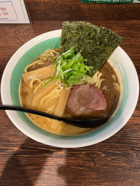 「らぁめん 900円」@自家製麺 麺屋 利八の写真