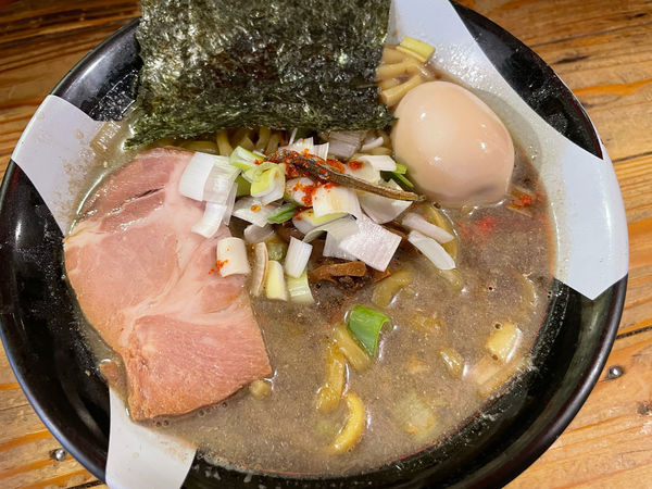「味玉ラーメン並(¥1,100)」@すごい煮干ラーメン凪 新宿ゴールデン街店 本館の写真