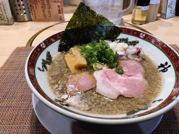 「背脂煮干そば」@らーめん セアブラノ神 壬生本店の写真