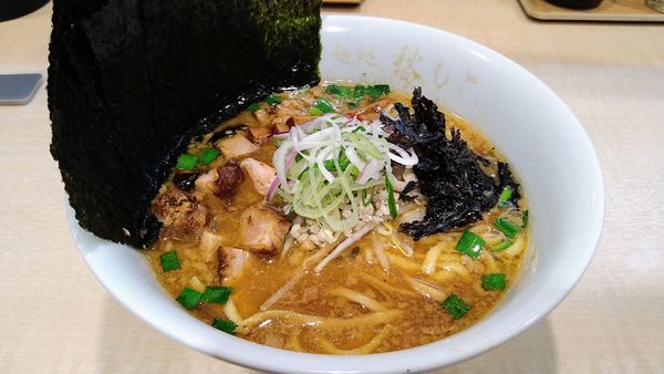 「味噌らーめん+海苔」@麺処 秋もとの写真