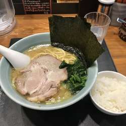 ラーメン 750円