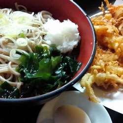 天ぷらそば（冷）大盛り￥６８０